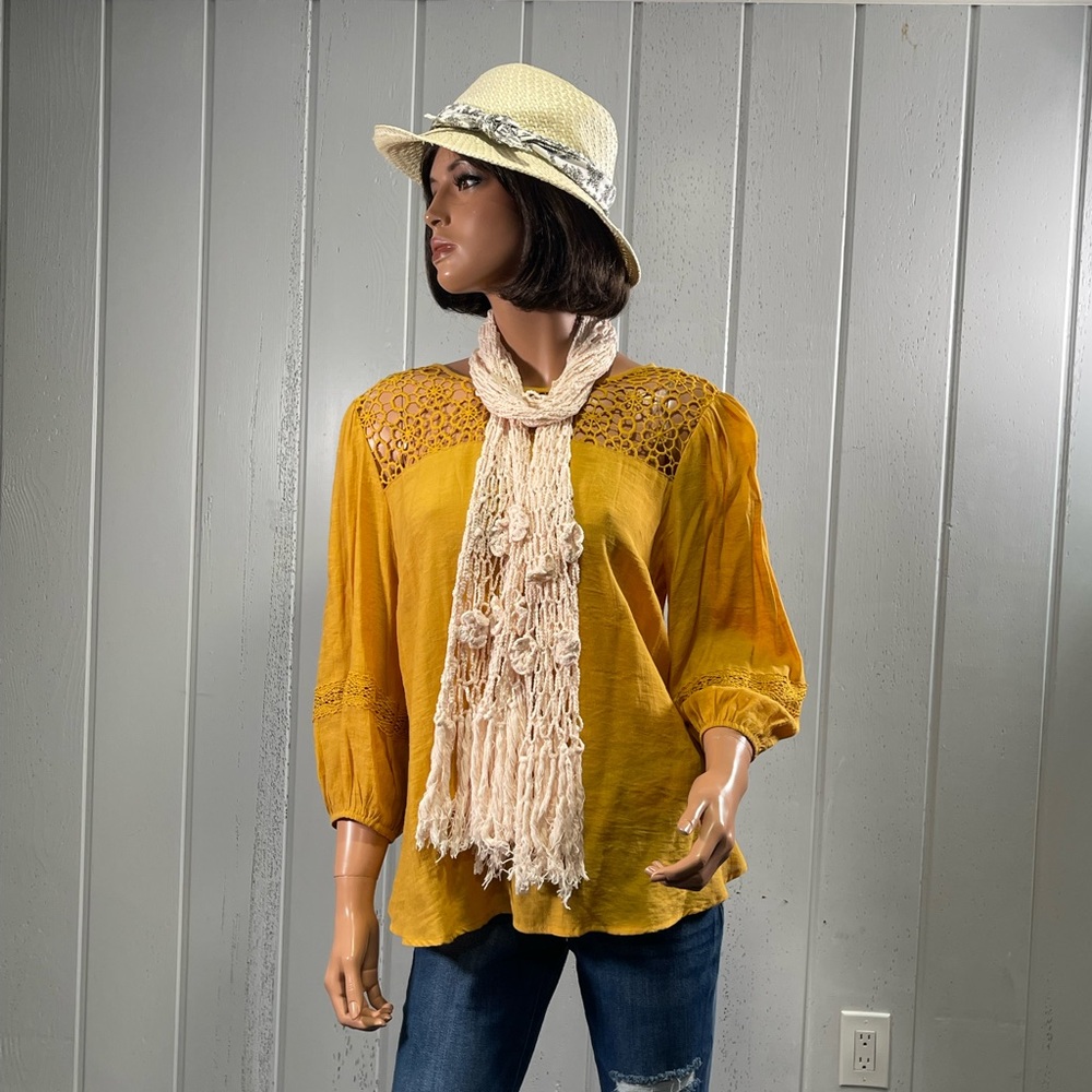 *Lucky Brand Women's Beige Crochet Scarf